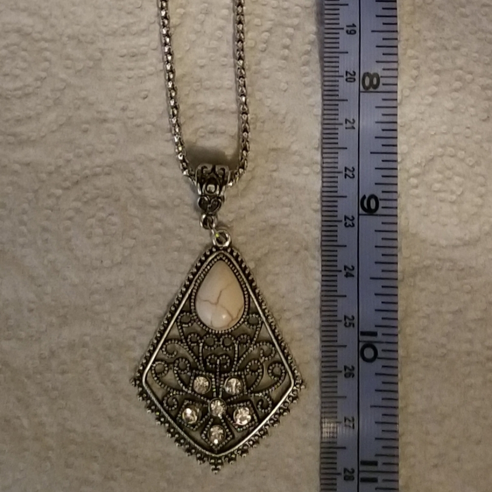 🏷Elegant Pendent Necklace Silver - Picture 2 of 3